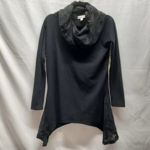 One World black lightweight long sleeve with lace cowl neck thermal top Md